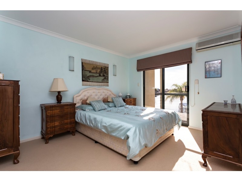 1/10 Waterside Drive, Dudley Park WA 6210