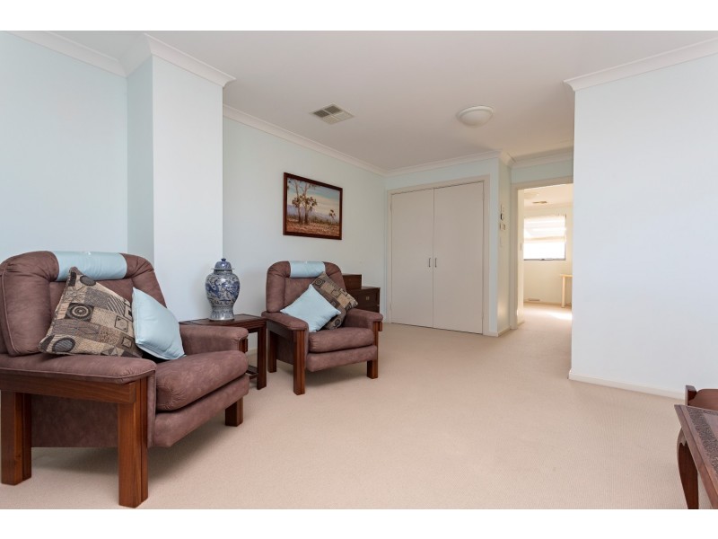 1/10 Waterside Drive, Dudley Park WA 6210