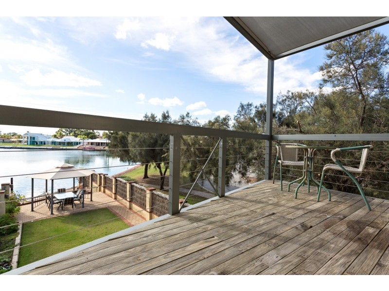 1/10 Waterside Drive, Dudley Park WA 6210