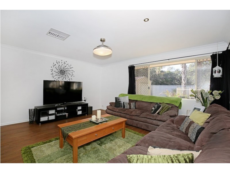 4 Willoughbridge Crescent, Erskine WA 6210