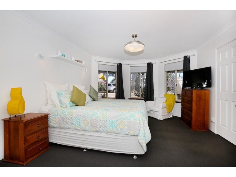 4 Willoughbridge Crescent, Erskine WA 6210