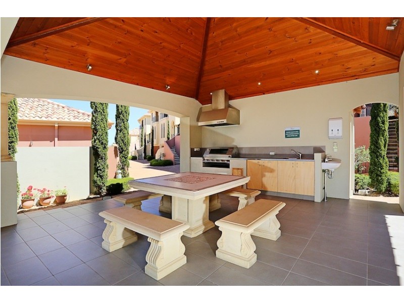 6/2 The Pass, Dawesville WA 6211