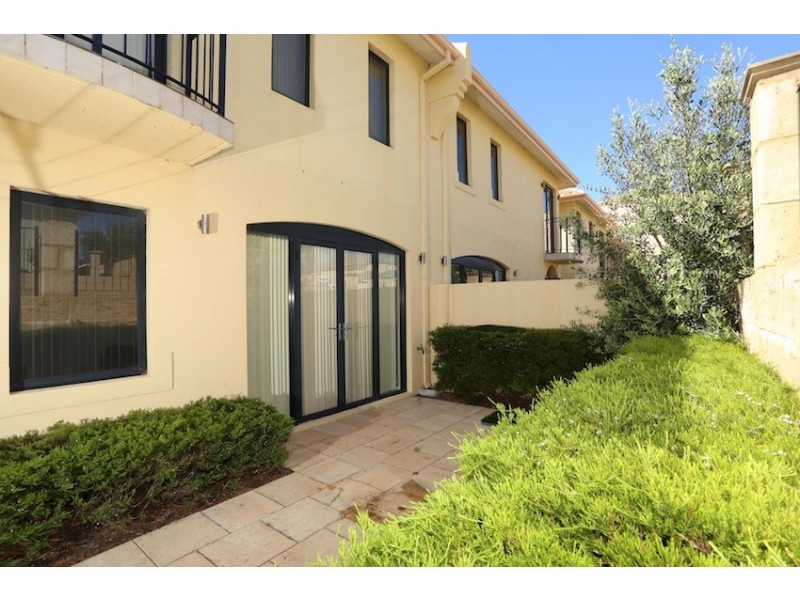 6/2 The Pass, Dawesville WA 6211