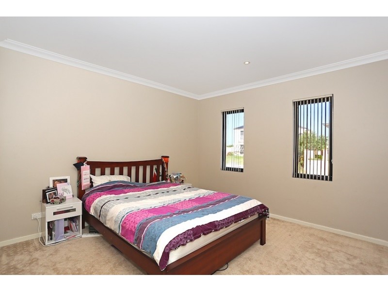 6/2 The Pass, Dawesville WA 6211