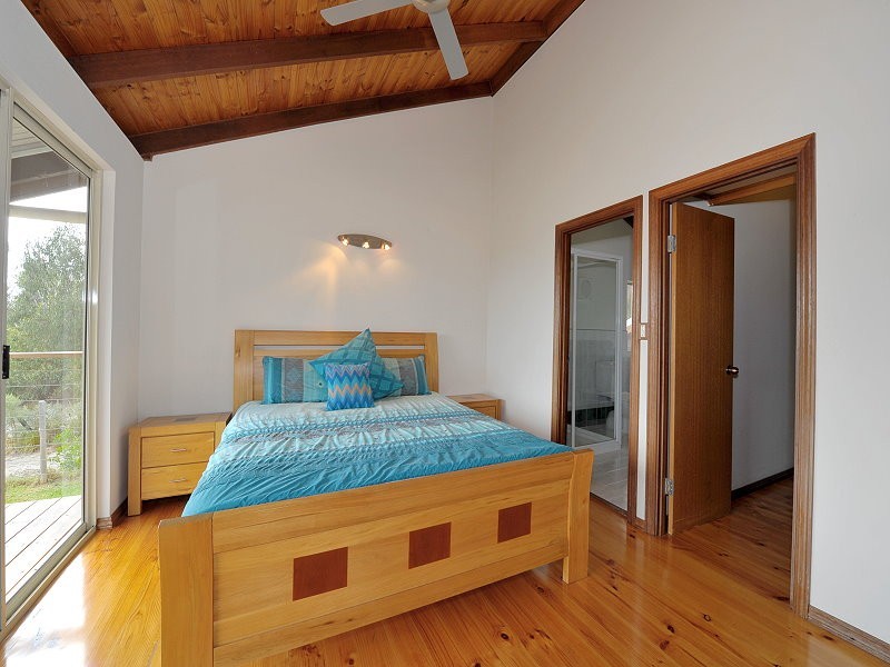 87 Thompson Street, Lake Clifton WA 6215