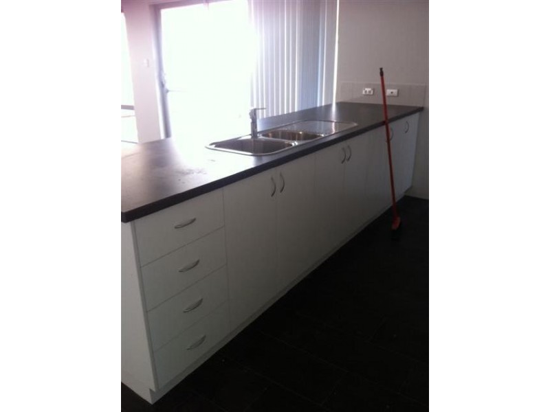 8 Bunker Retreat, Meadow Springs WA 6210