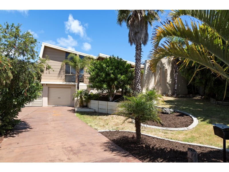 8 Barkley Place, Halls Head WA 6210
