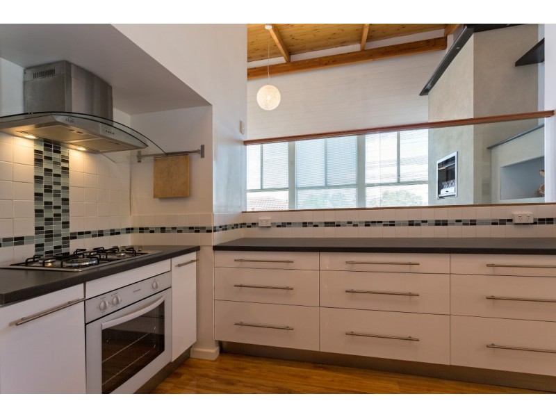8 Barkley Place, Halls Head WA 6210