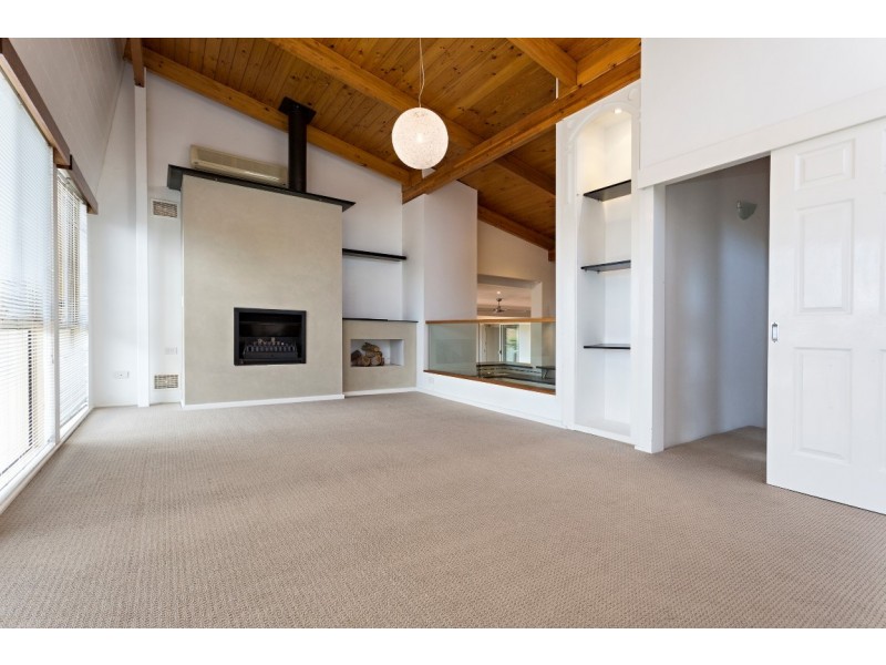 8 Barkley Place, Halls Head WA 6210