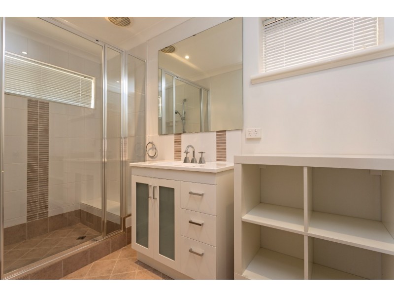 8 Barkley Place, Halls Head WA 6210