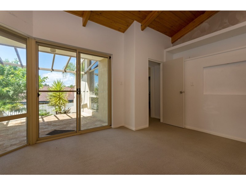 8 Barkley Place, Halls Head WA 6210