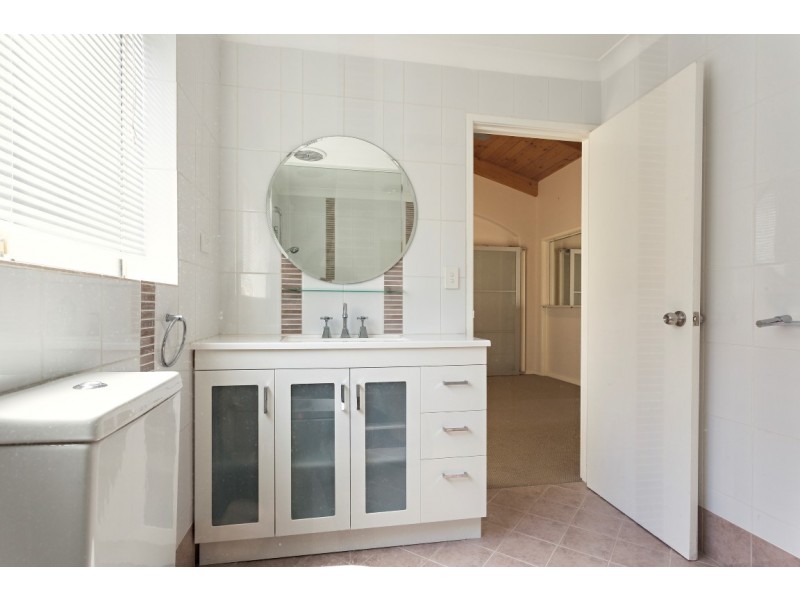 8 Barkley Place, Halls Head WA 6210