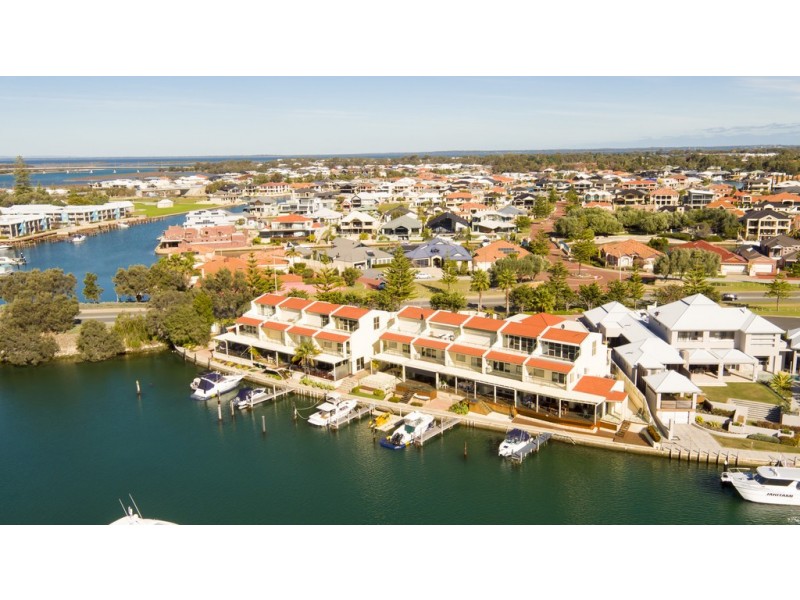 2/5 Weatherley Place, Halls Head WA 6210