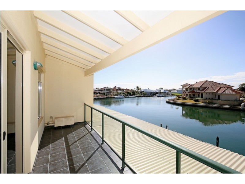 2/5 Weatherley Place, Halls Head WA 6210