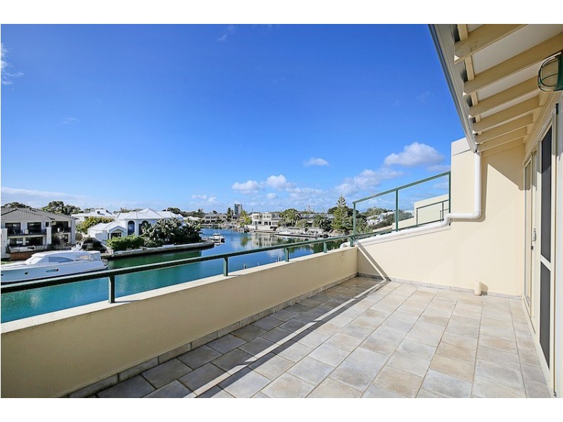 2/5 Weatherley Place, Halls Head WA 6210
