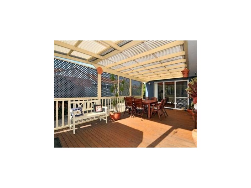 30 Leighton Road East, Halls Head WA 6210