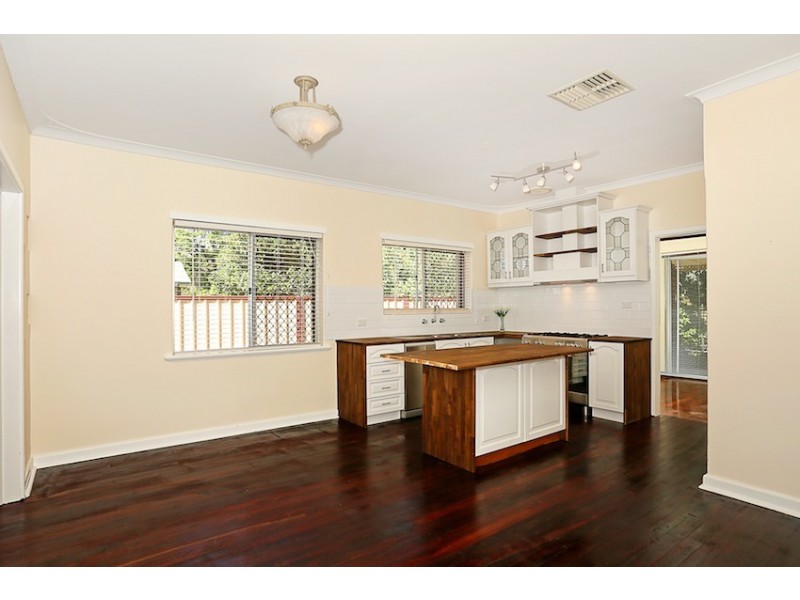 10 Paterson Road, Pinjarra WA 6208