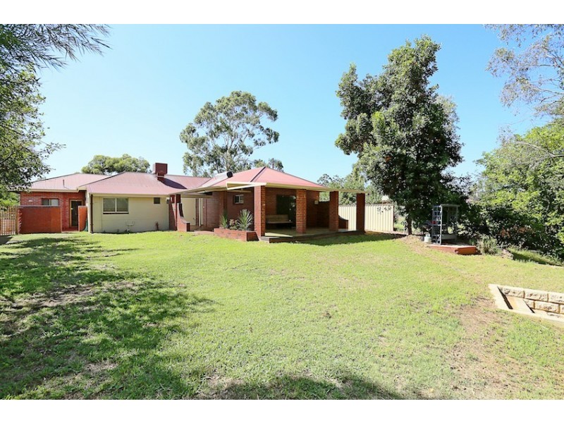 10 Paterson Road, Pinjarra WA 6208