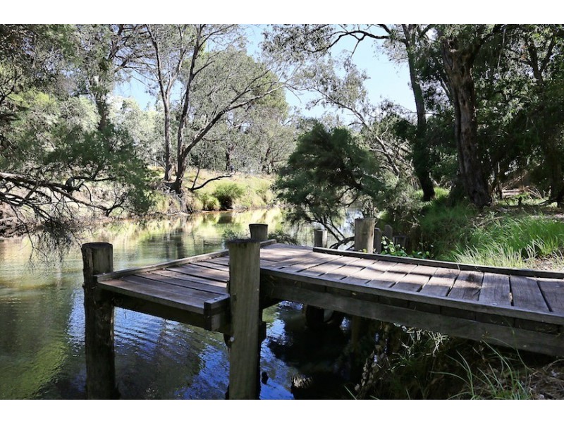 10 Paterson Road, Pinjarra WA 6208