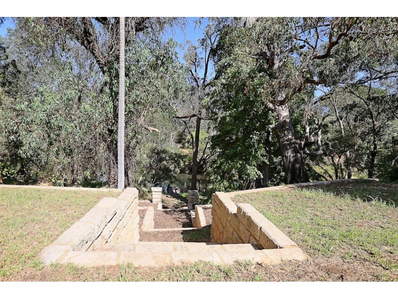 10 Paterson Road, Pinjarra WA 6208