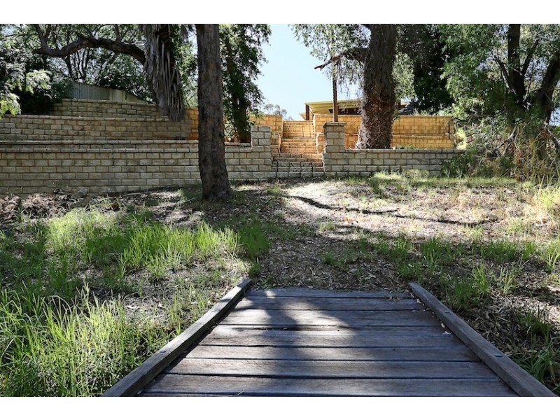 10 Paterson Road, Pinjarra WA 6208