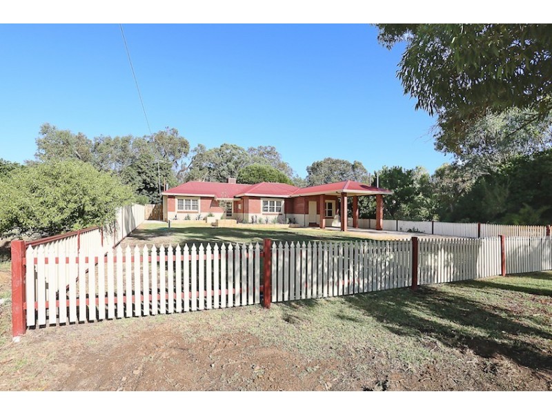 10 Paterson Road, Pinjarra WA 6208