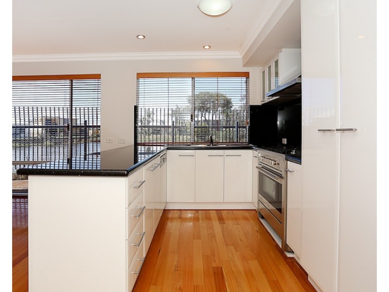 8A Sirrocco Drive, Erskine WA 6210