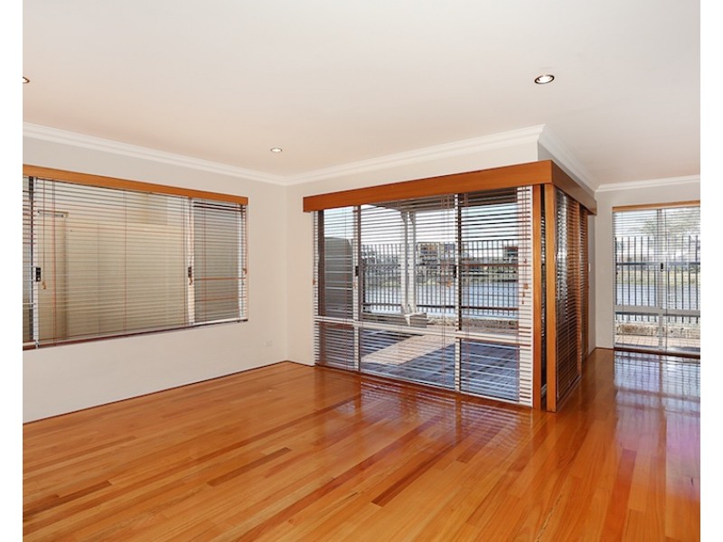 8A Sirrocco Drive, Erskine WA 6210