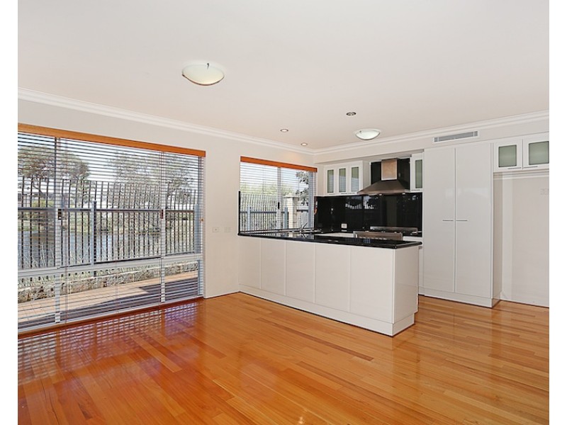 8A Sirrocco Drive, Erskine WA 6210