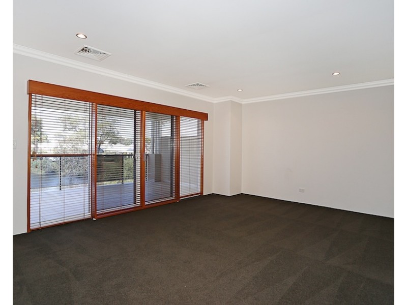 8A Sirrocco Drive, Erskine WA 6210