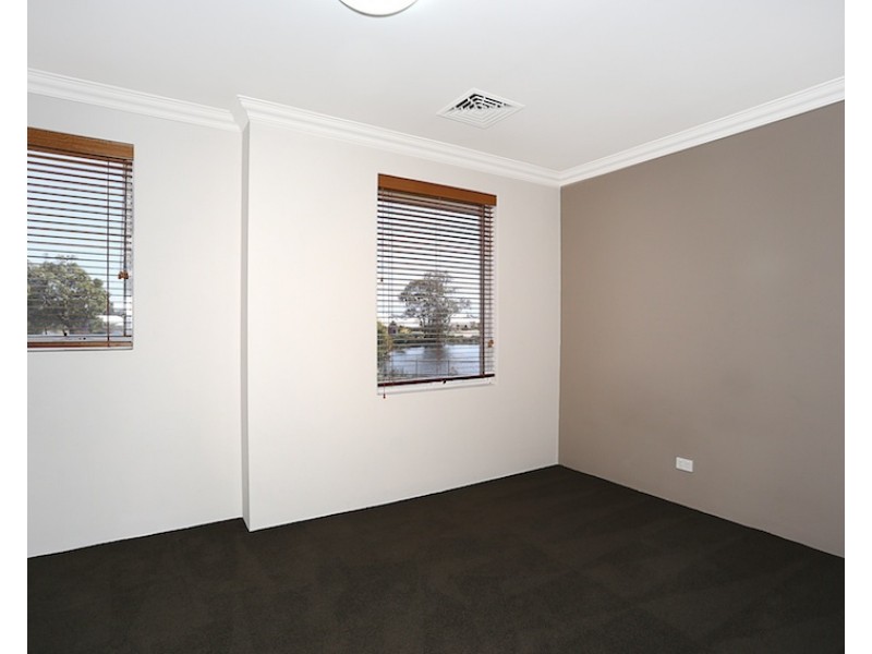 8A Sirrocco Drive, Erskine WA 6210