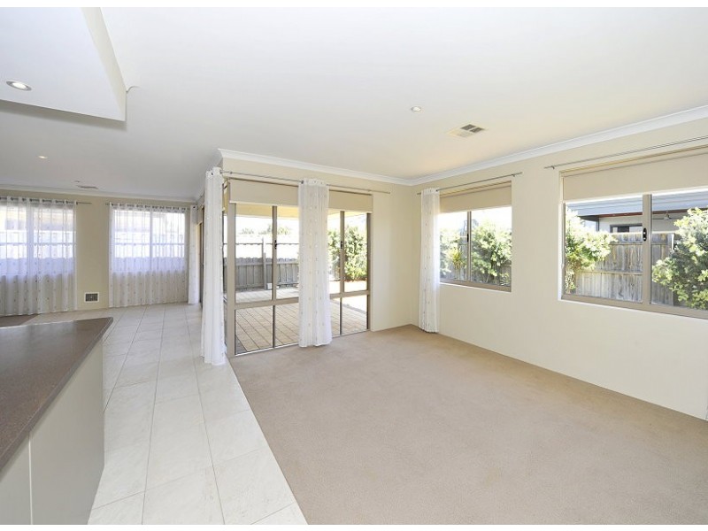 54 Seascapes Boulevard, Halls Head WA 6210