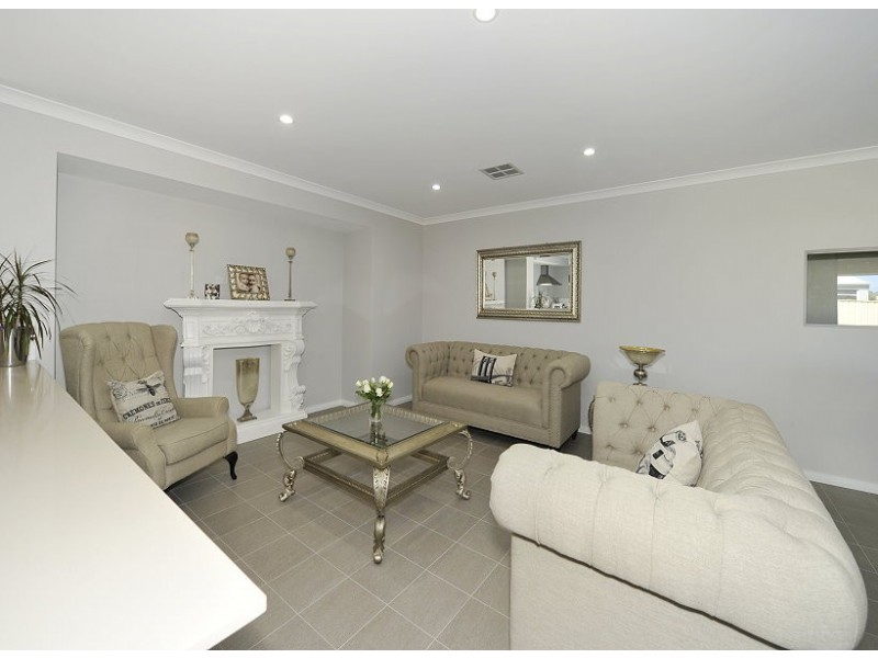 20 Dotterel Drive, Dudley Park WA 6210