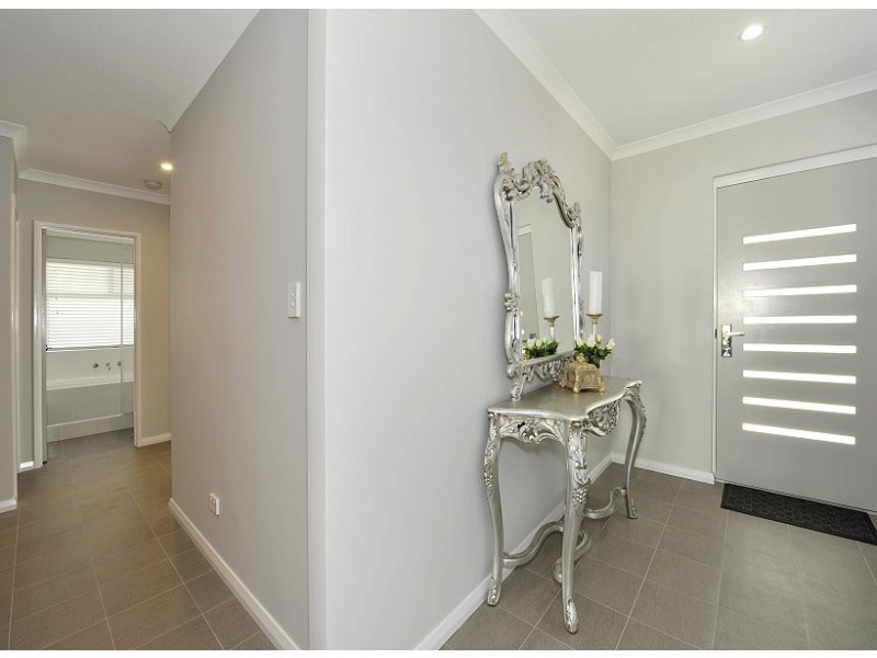 20 Dotterel Drive, Dudley Park WA 6210