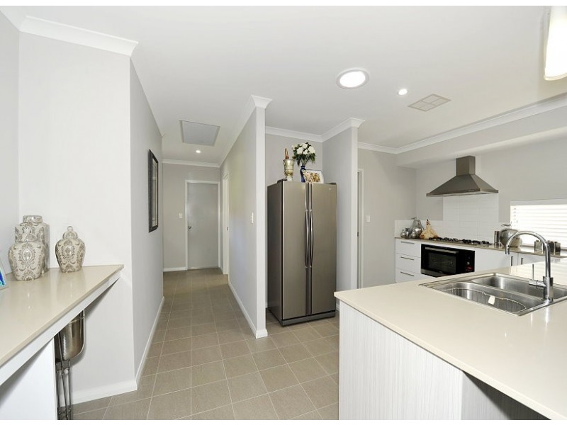 20 Dotterel Drive, Dudley Park WA 6210