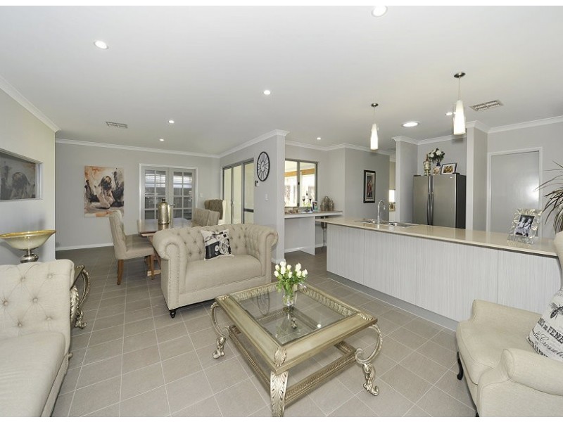 20 Dotterel Drive, Dudley Park WA 6210