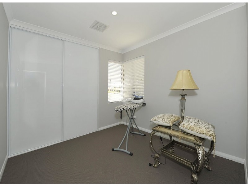 20 Dotterel Drive, Dudley Park WA 6210