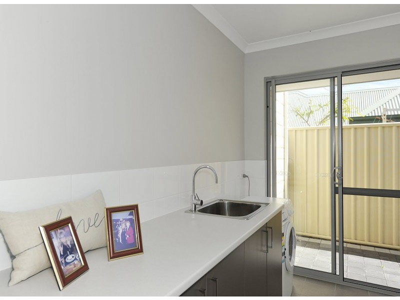 20 Dotterel Drive, Dudley Park WA 6210