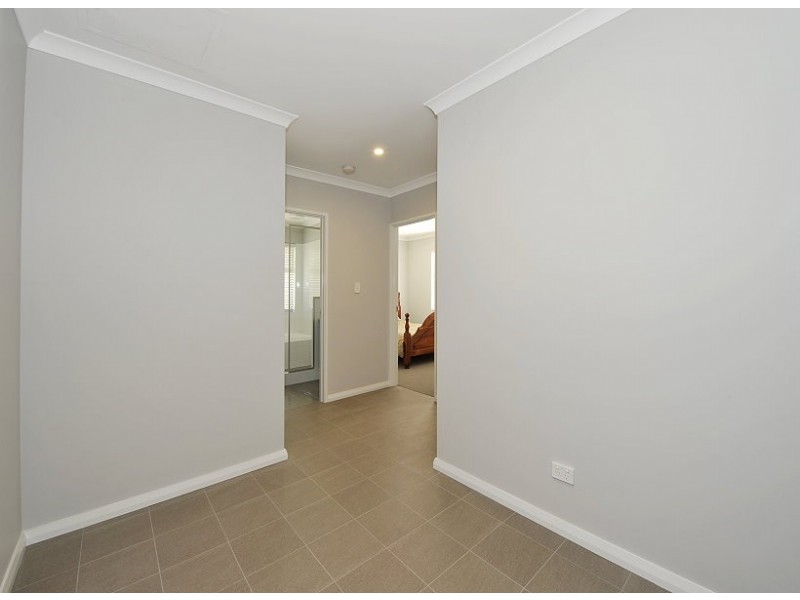 20 Dotterel Drive, Dudley Park WA 6210