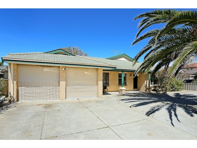 99 Peelwood Parade, Halls Head WA 6210