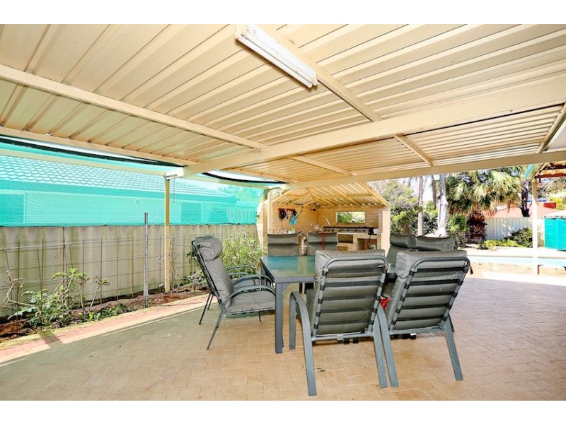 99 Peelwood Parade, Halls Head WA 6210