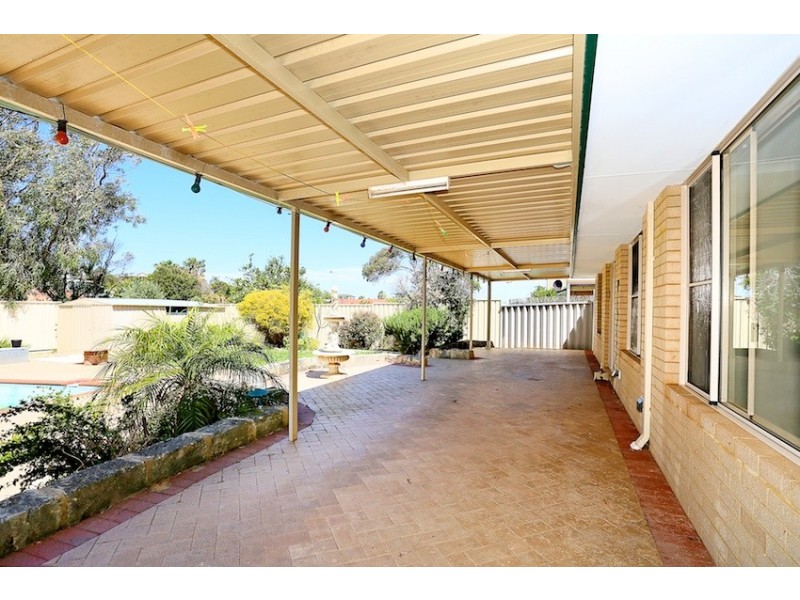 99 Peelwood Parade, Halls Head WA 6210