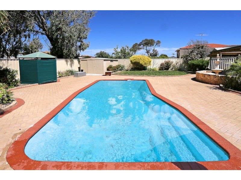 99 Peelwood Parade, Halls Head WA 6210