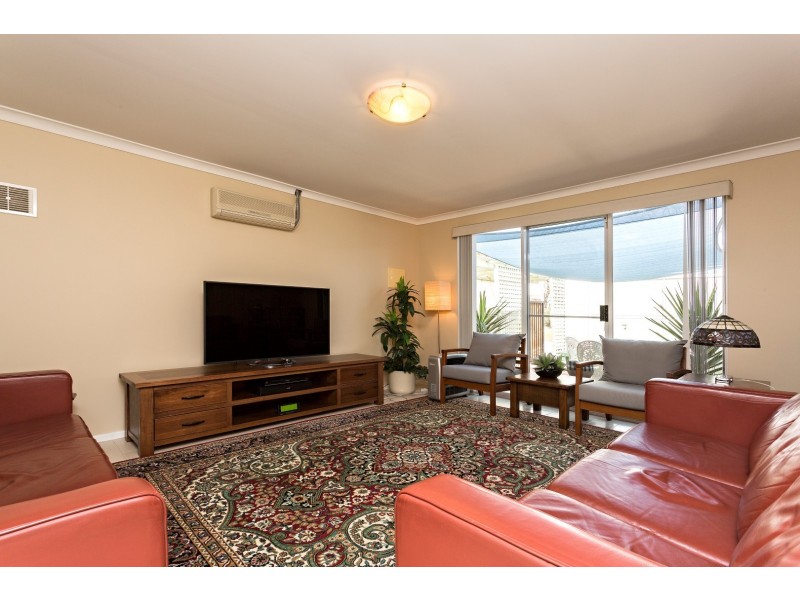 77 Waterside Drive, Dudley Park WA 6210