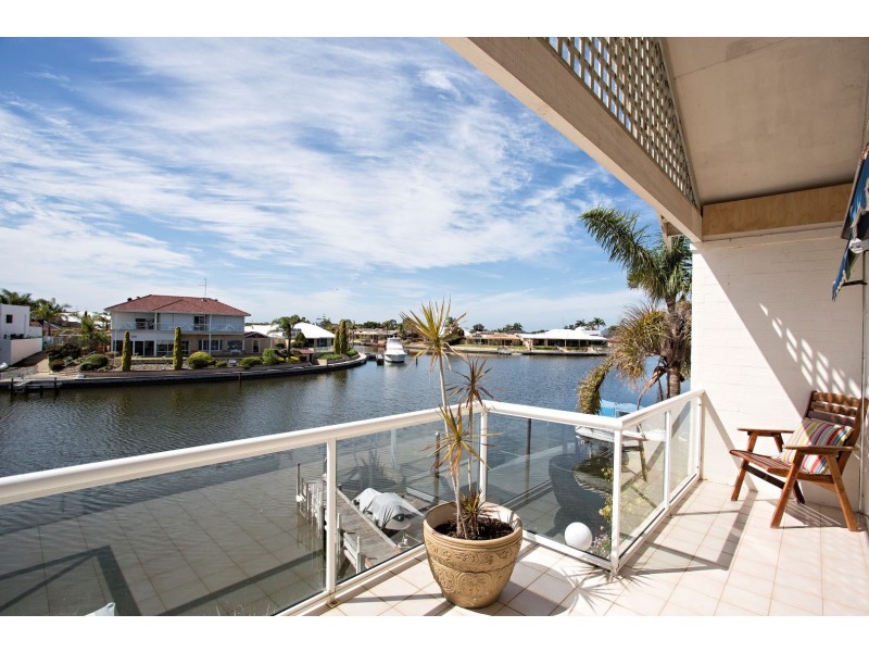 77 Waterside Drive, Dudley Park WA 6210