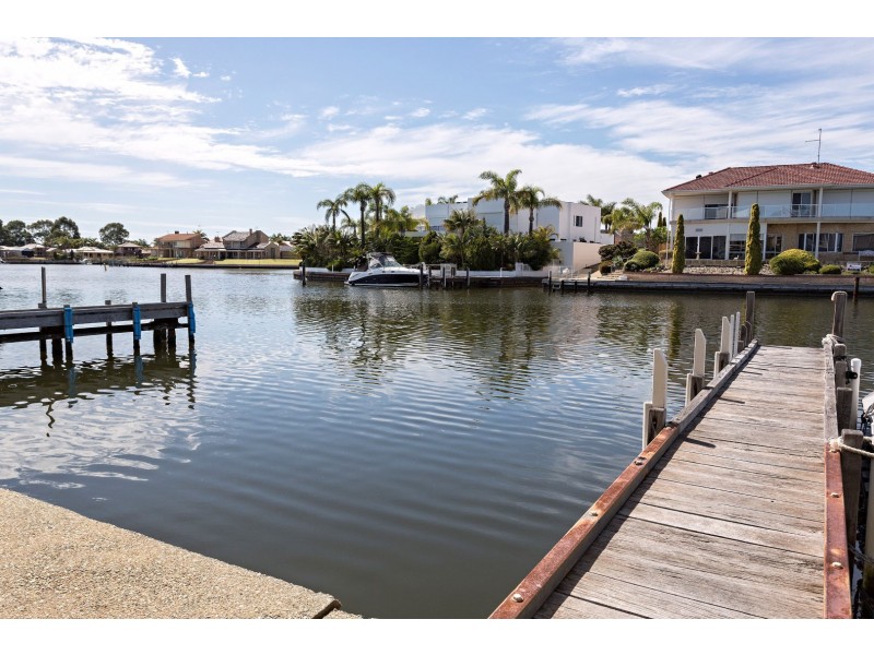 77 Waterside Drive, Dudley Park WA 6210