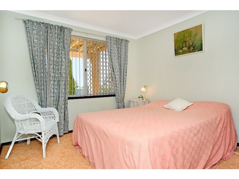 6 Nelson Street, Halls Head WA 6210
