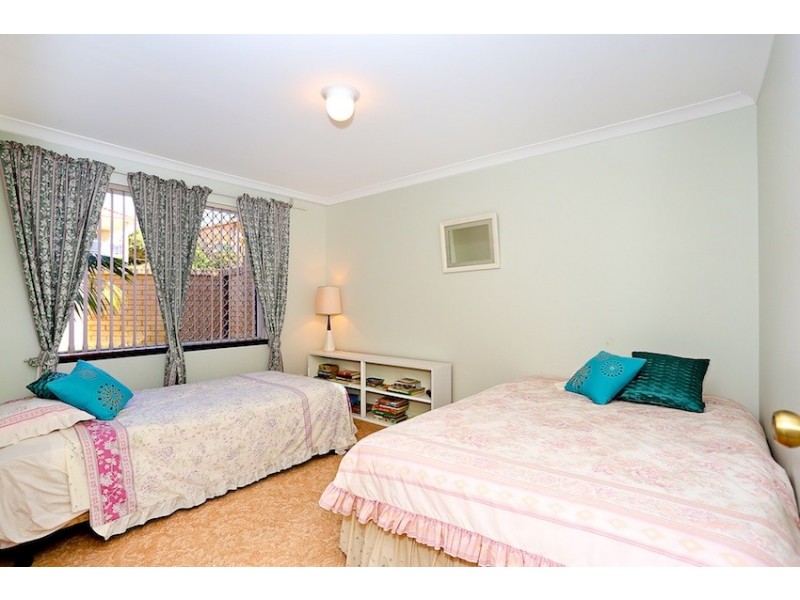 6 Nelson Street, Halls Head WA 6210