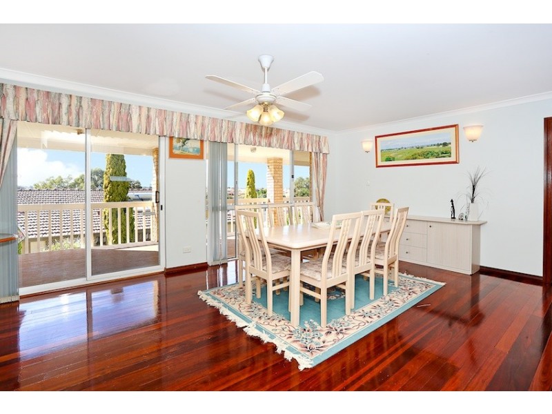 6 Nelson Street, Halls Head WA 6210
