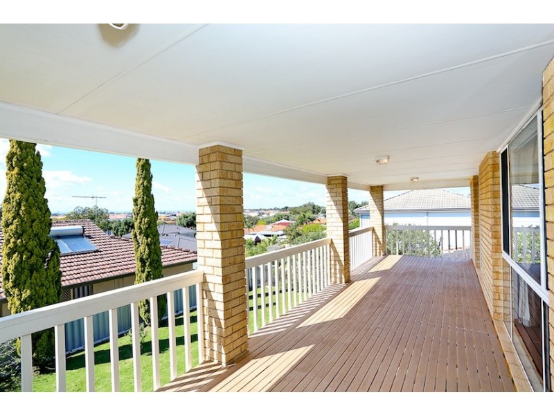 6 Nelson Street, Halls Head WA 6210
